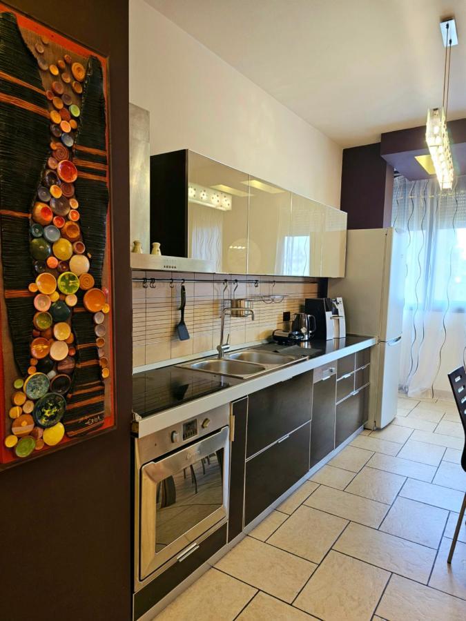 Center Apartment Easy_Luxury ติรานา ภายนอก รูปภาพ
