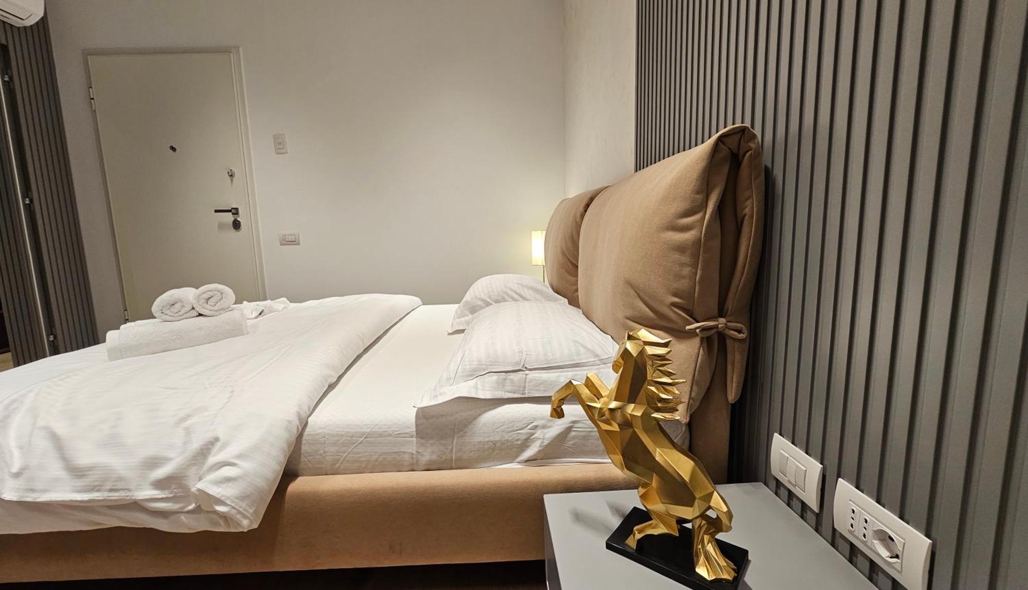 Center Apartment Easy_Luxury ติรานา ภายนอก รูปภาพ
