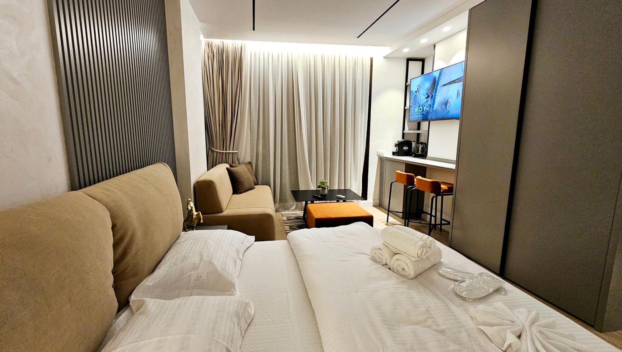 Center Apartment Easy_Luxury ติรานา ภายนอก รูปภาพ
