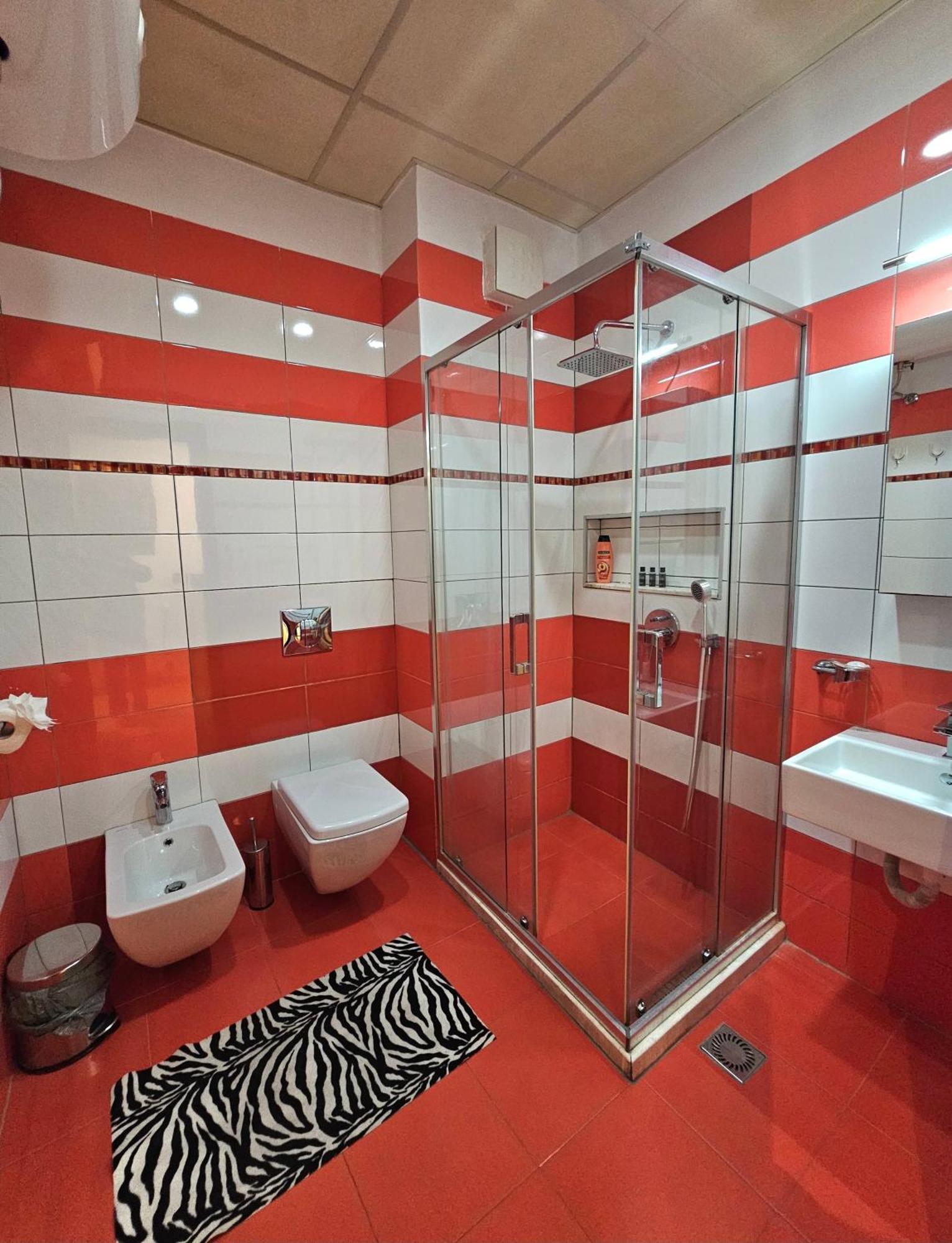 Center Apartment Easy_Luxury ติรานา ภายนอก รูปภาพ