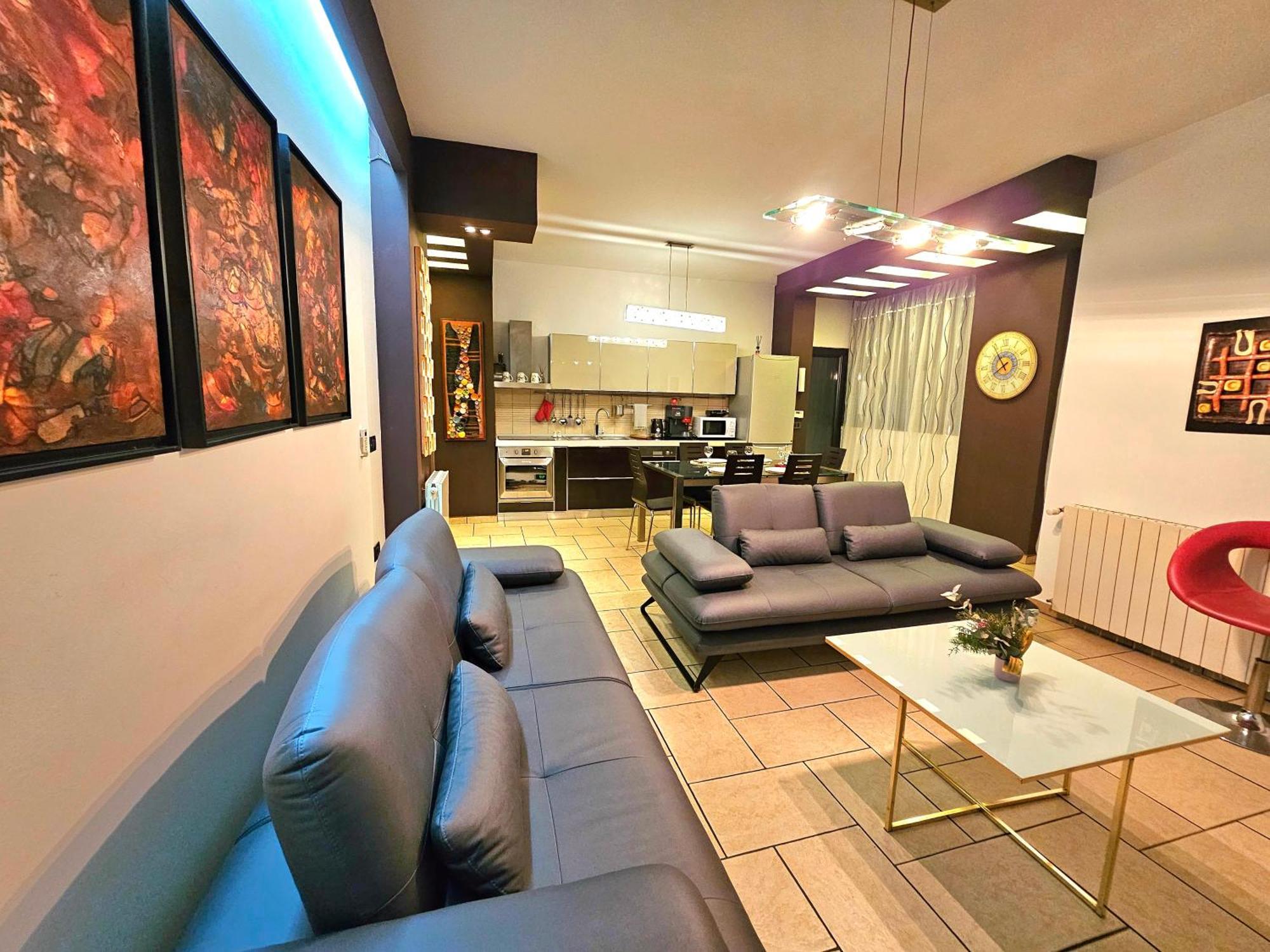 Center Apartment Easy_Luxury ติรานา ภายนอก รูปภาพ