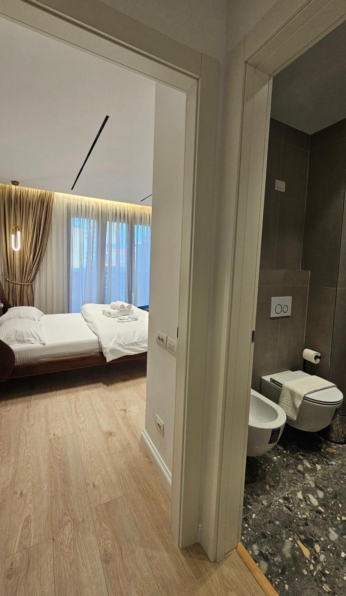 Center Apartment Easy_Luxury ติรานา ภายนอก รูปภาพ